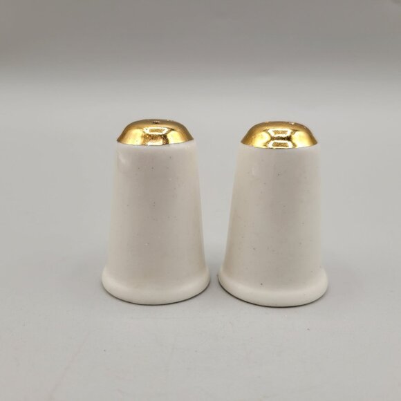 George and Martha Washington Ceramic Salt and Pepper Shaker Set Gold Tops - Picture 3 of 7